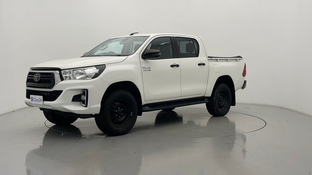 2019 Toyota Hilux Sr Hi-rider, Automatic, 147032 km, Left Front Diagonal (45- Degree) View