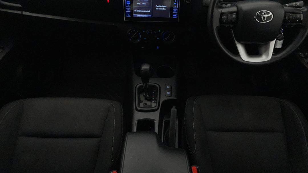 2019 Toyota Hilux Sr Hi-rider, Automatic, 147032 km, Center Console