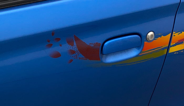 2018 Maruti Alto 800 LXI, Petrol, Manual, 16,760 km, Front passenger door - Graphic sticker
