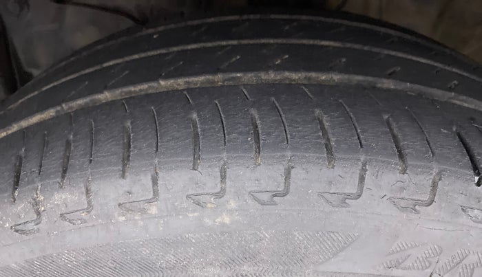 2017 Honda City VX MT PETROL, Petrol, Manual, 30,687 km, Left Front Tyre Tread