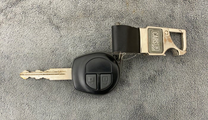 2015 Maruti Swift Dzire VXI, Petrol, Manual, 36,888 km, Key Close Up