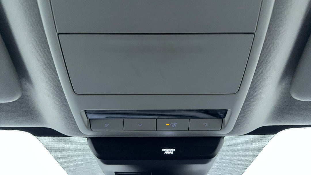 On-Roof Controls/Sunglass holder