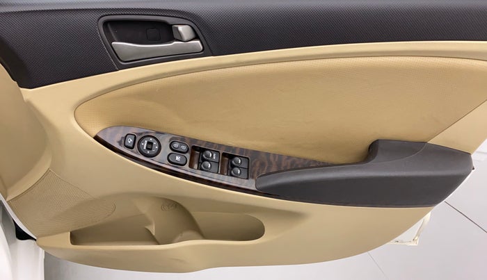 2017 Hyundai Verna FLUIDIC 1.6 SX VTVT, Petrol, Manual, 23,938 km, Driver Side Door Panels Control
