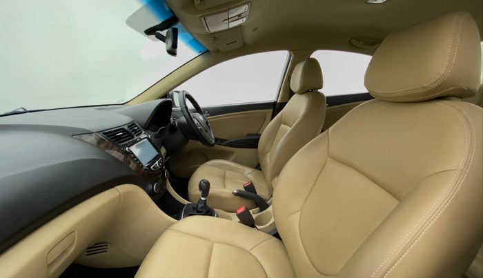 2017 Hyundai Verna FLUIDIC 1.6 SX VTVT, Petrol, Manual, 23,938 km, Right Side Front Door Cabin