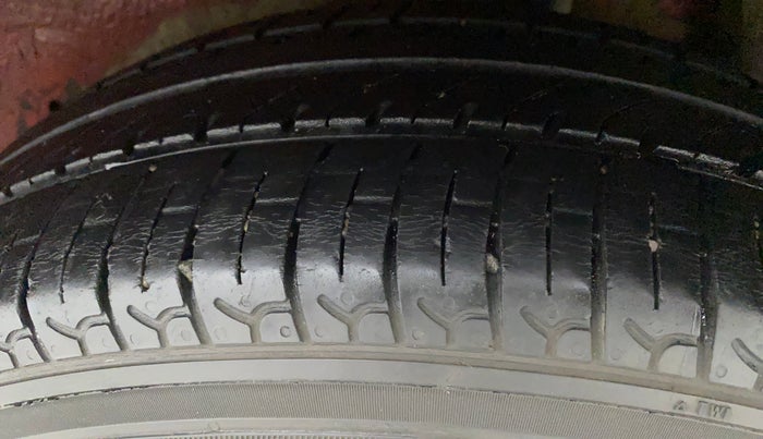 2014 Maruti Celerio VXI, Petrol, Manual, 57,598 km, Left Rear Tyre Tread