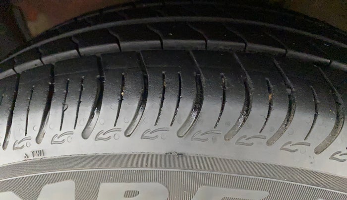 2014 Maruti Celerio VXI, Petrol, Manual, 57,598 km, Left Front Tyre Tread