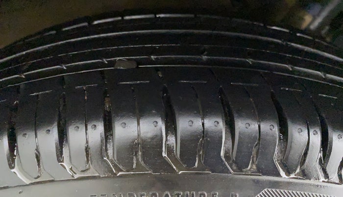 2018 Maruti Dzire VXI, Petrol, Manual, 14,636 km, Right Rear Tyre Tread