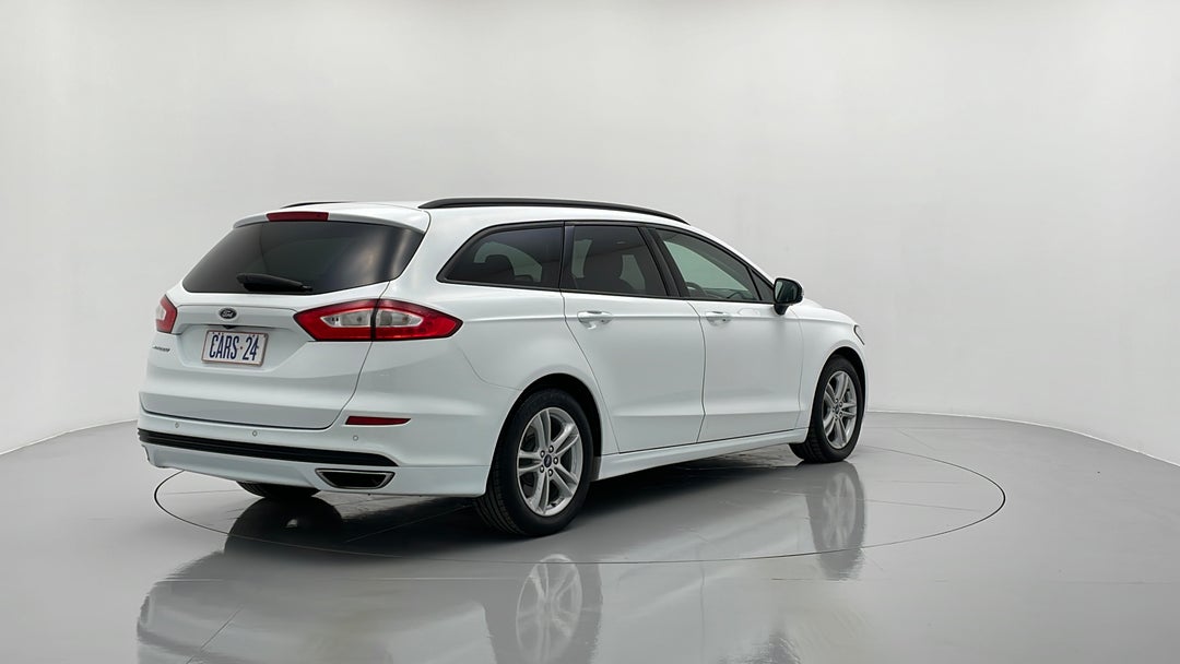 Right Back Diagonal (45- Degree) View