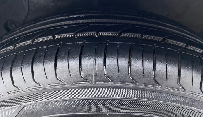 2017 Hyundai Grand i10 MAGNA 1.2 KAPPA VTVT, Petrol, Manual, 49,450 km, Left Front Tyre Tread