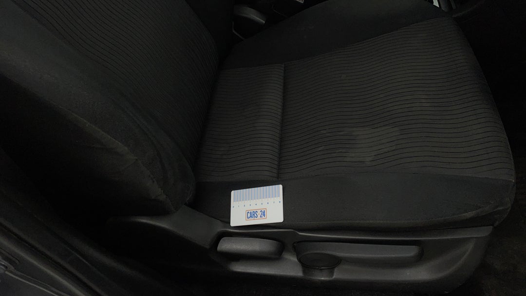 Seats Front RHS Wear