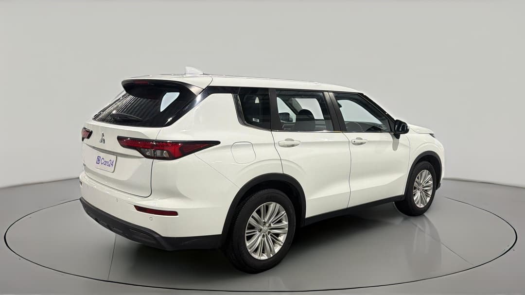 2024 Mitsubishi Outlander Es 5 Seat (2WD), Automatic, 57704 km, Right Back Diagonal (45- Degree) View