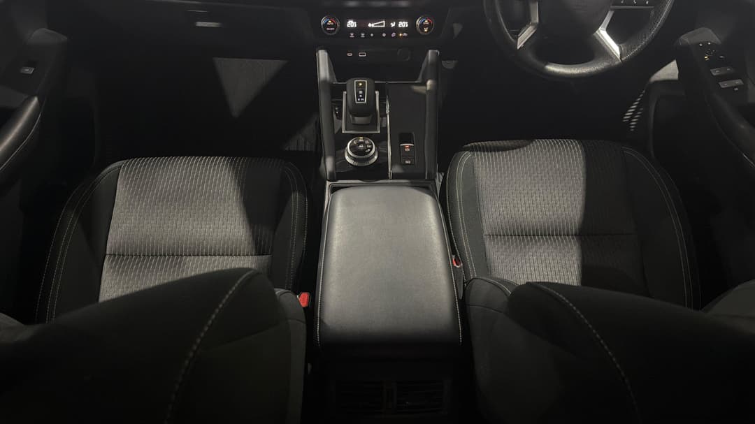 2024 Mitsubishi Outlander Es 5 Seat (2WD), Automatic, 57704 km, Center Console