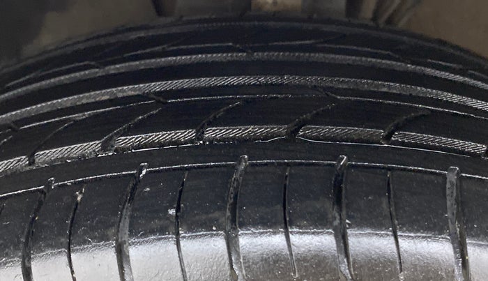 2014 Volkswagen Polo HIGHLINE1.2L PETROL, Petrol, Manual, 75,226 km, Left Front Tyre Tread