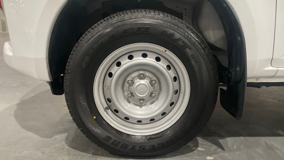 2023 Isuzu D-MAX Sx (4x2) High-ride, Automatic, 38456 km, Left Front Wheel