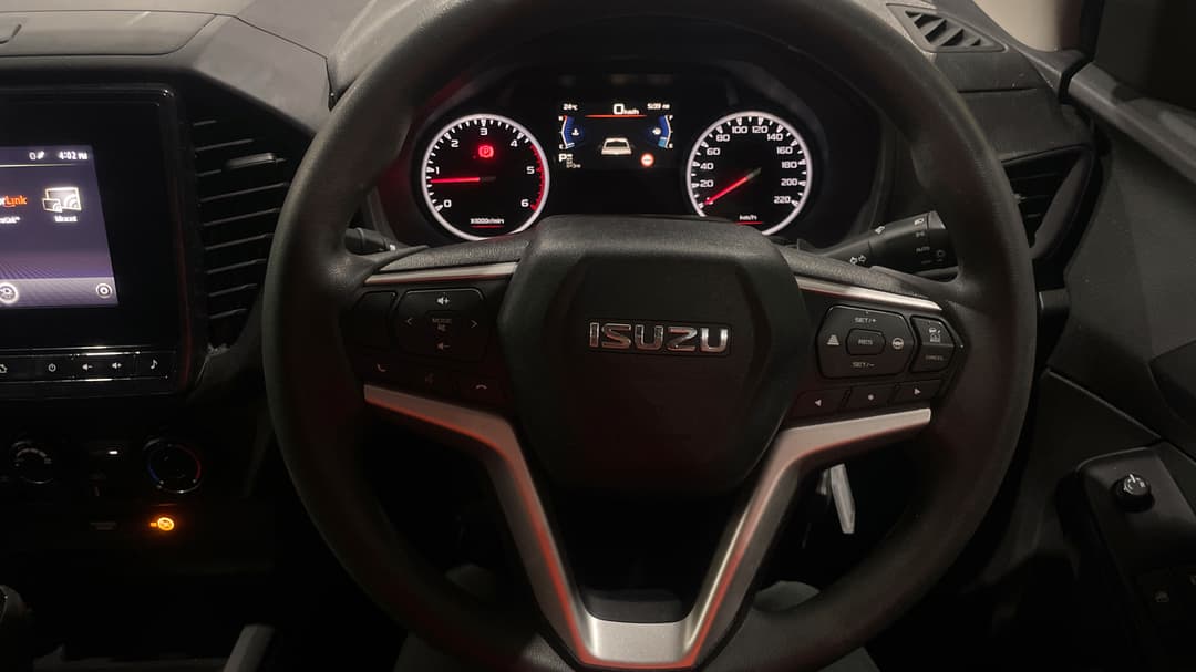 2023 Isuzu D-MAX Sx (4x2) High-ride, Automatic, 38479 km, Steering Wheel Close-up