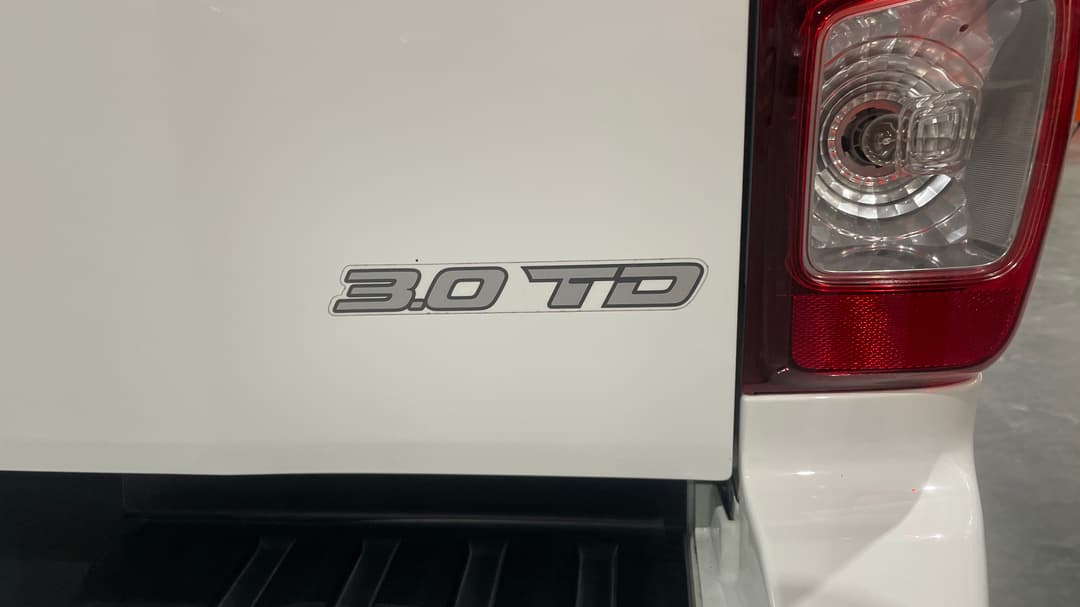 2023 Isuzu D-MAX Sx (4x2) High-ride, Automatic, 38456 km, Badge (Boot Right Side)
