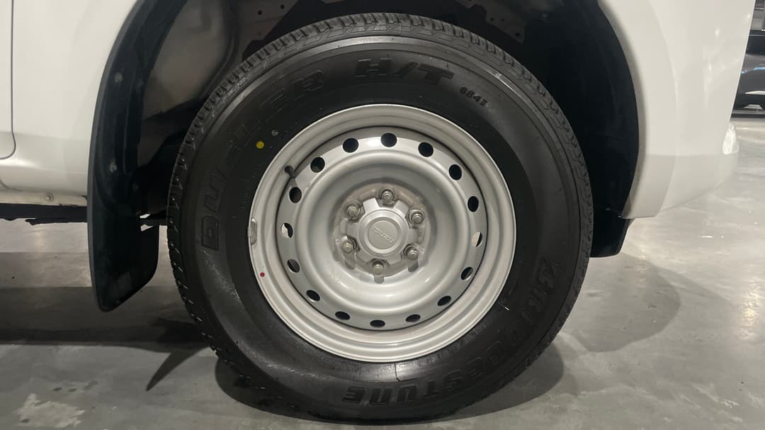 2023 Isuzu D-MAX Sx (4x2) High-ride, Automatic, 38479 km, Right Front Wheel