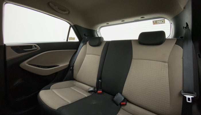 2016 Hyundai Elite i20 ASTA 1.2 (O), Petrol, Manual, 50,806 km, Right Side Rear Door Cabin