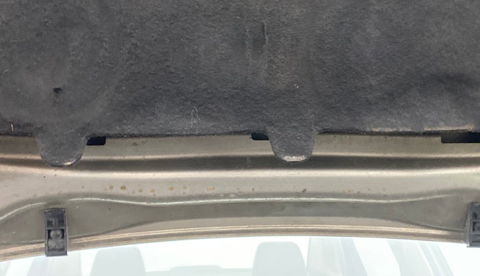 2015 Skoda Rapid 1.5 TDI AT STYLE PLUS, Diesel, Automatic, 58,764 km, Bonnet (hood) - Insulation cover has minor damage