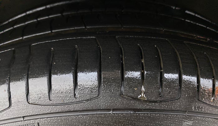 2015 Skoda Rapid 1.5 TDI AT STYLE PLUS, Diesel, Automatic, 59,133 km, Left Front Tyre Tread