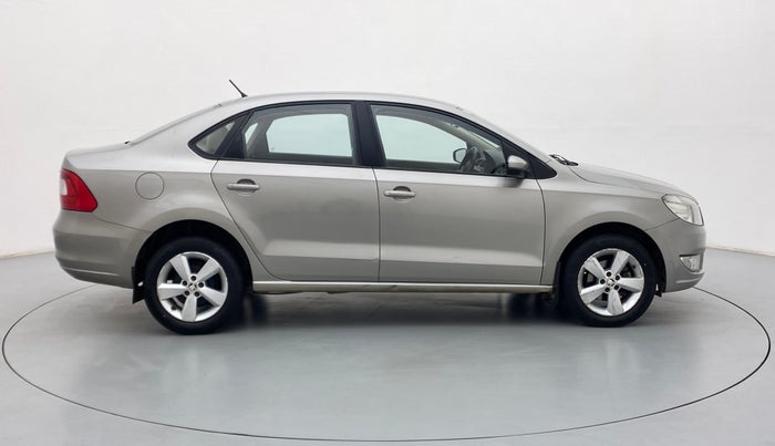 2015 Skoda Rapid 1.5 TDI AT STYLE PLUS, Diesel, Automatic, 59,133 km, Right Side View