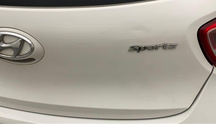 2018 Hyundai Grand i10 SPORTZ 1.2 KAPPA VTVT, CNG, Manual, 19,230 km, Dicky (Boot door) - Slightly dented