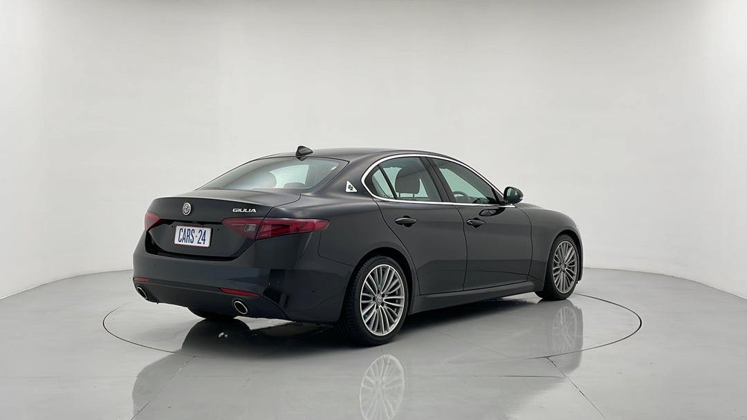 Right Back Diagonal (45- Degree) View