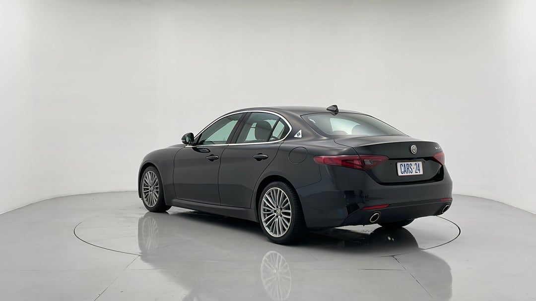 Left Back Diagonal (45- Degree) View