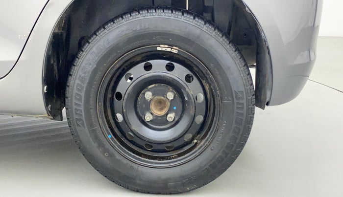 2015 Maruti Swift VXI, Petrol, Manual, 86,955 km, Left Rear Wheel