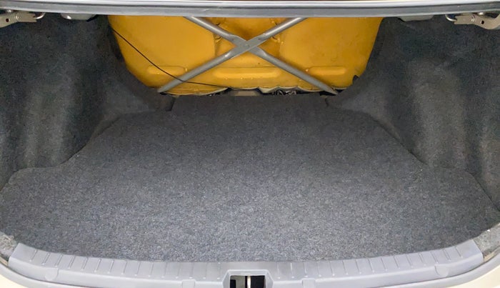 2014 Toyota Corolla Altis J S, Petrol, Manual, 53,613 km, Boot Inside