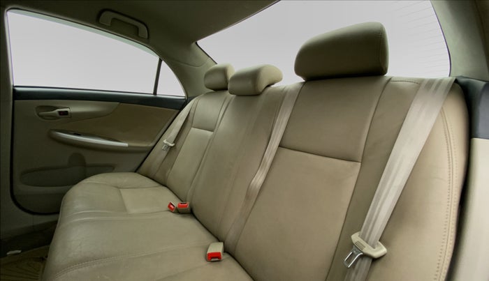 2014 Toyota Corolla Altis J S, Petrol, Manual, 53,613 km, Right Side Rear Door Cabin