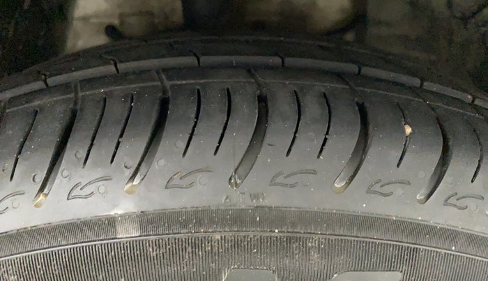 2015 Tata Zest XMS RT, Petrol, Manual, 69,390 km, Right Front Tyre Tread