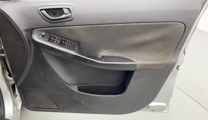 2015 Tata Zest XMS RT, Petrol, Manual, 69,390 km, Driver Side Door Panels Control