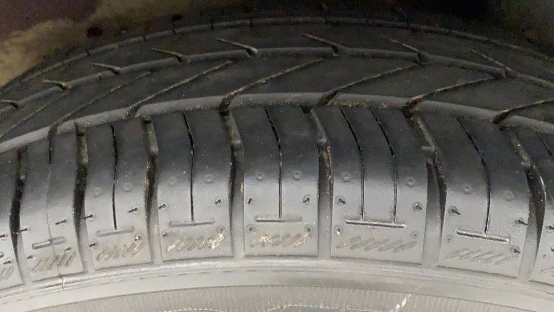 Left Rear Tyre Tread
