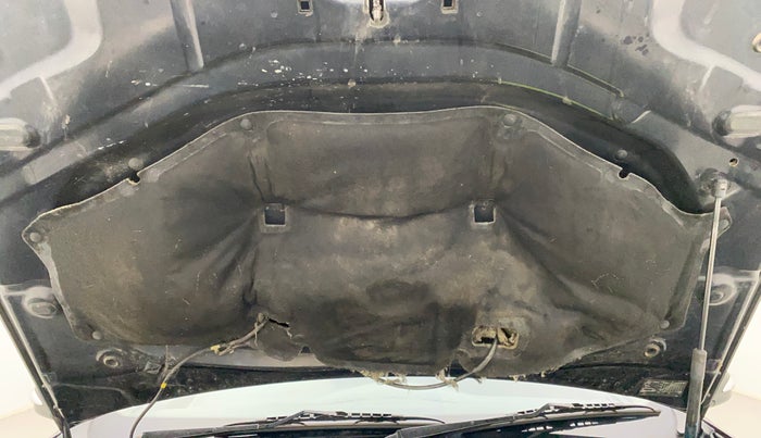 2014 Renault Duster 85 PS RXL DIESEL, Diesel, Manual, 63,632 km, Bonnet (hood) - Insulation cover has minor damage