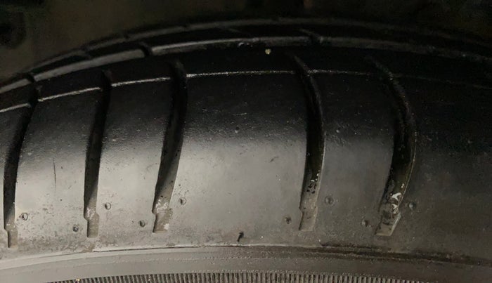 2011 Hyundai i10 SPORTZ 1.2, Petrol, Manual, 67,337 km, Left Front Tyre Tread