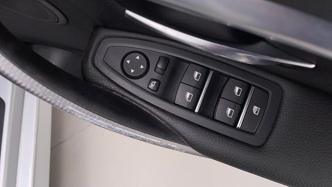 2018 BMW 3 20i M Sport, Automatic, 110737 km, Drivers Side Door Panel Controls