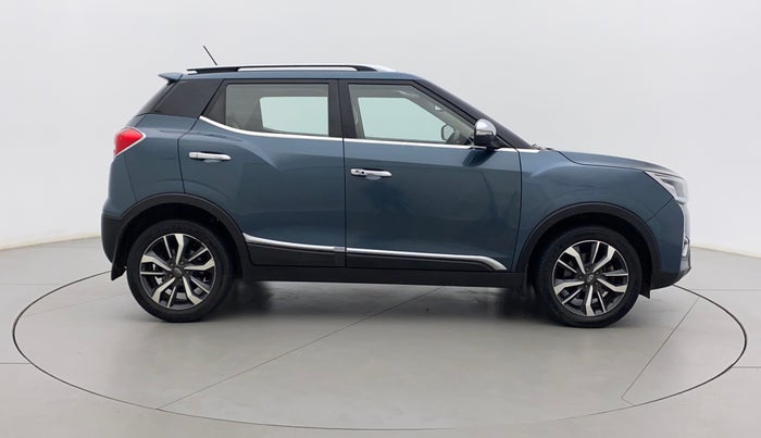 2019 Mahindra XUV300 W8 (O) 1.5 DIESEL AMT, Diesel, Automatic, 54,846 km, Right Side View