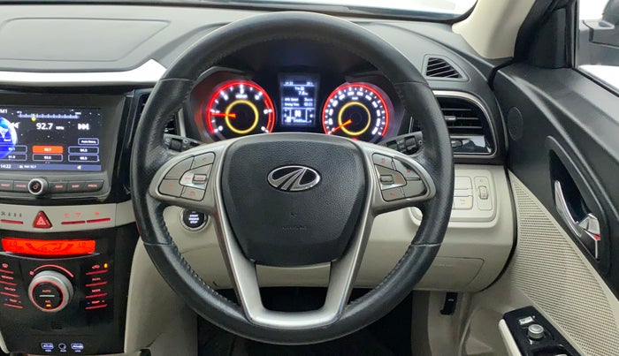 2019 Mahindra XUV300 W8 (O) 1.5 DIESEL AMT, Diesel, Automatic, 54,846 km, Steering Wheel Close Up