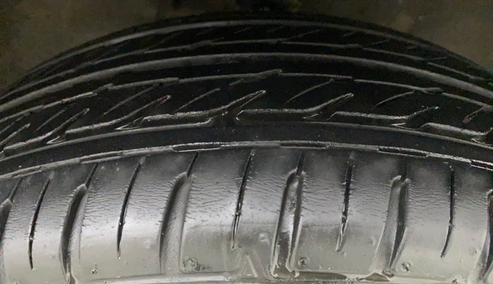2015 Maruti Alto K10 VXI AMT, Petrol, Automatic, 34,721 km, Right Front Tyre Tread