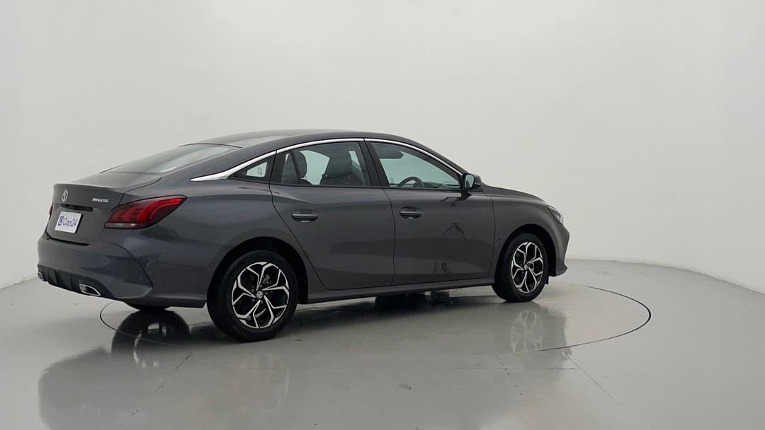 Right Back Diagonal (45- Degree) View