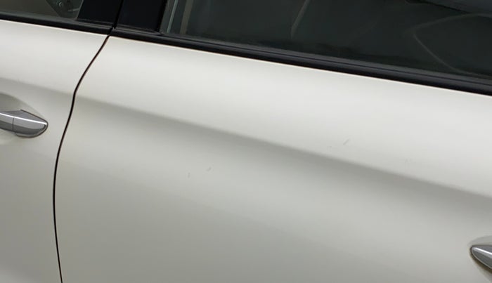 2018 Hyundai Elite i20 ASTA 1.2 (O), Petrol, Manual, 40,464 km, Rear left door - Minor scratches