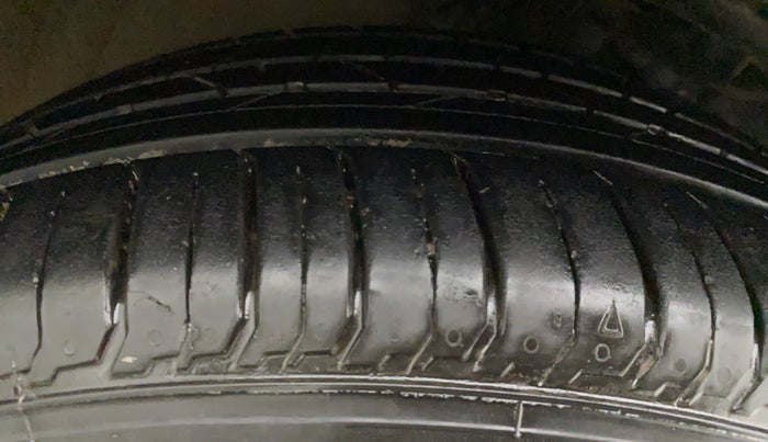 2018 Hyundai Elite i20 ASTA 1.2 (O), Petrol, Manual, 40,464 km, Right Rear Tyre Tread