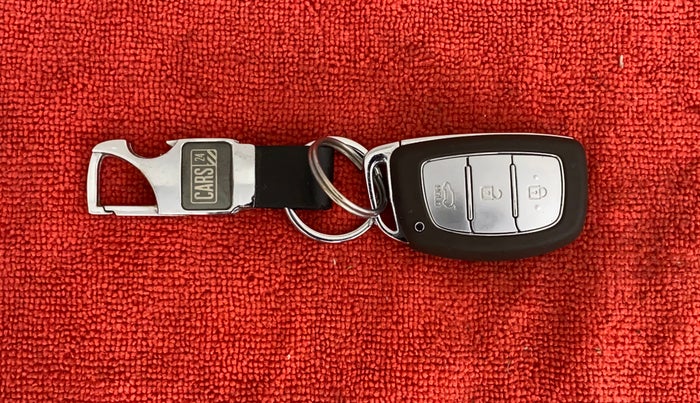 2018 Hyundai Elite i20 ASTA 1.2 (O), Petrol, Manual, 40,464 km, Key Close Up