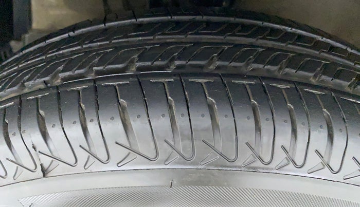 2016 Maruti Swift Dzire VDI BS IV, Diesel, Manual, 38,027 km, Left Front Tyre Tread