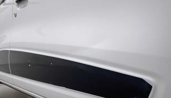 2018 Renault Kwid RXT 0.8 (O), Petrol, Manual, 84,394 km, Driver-side door - Slightly dented