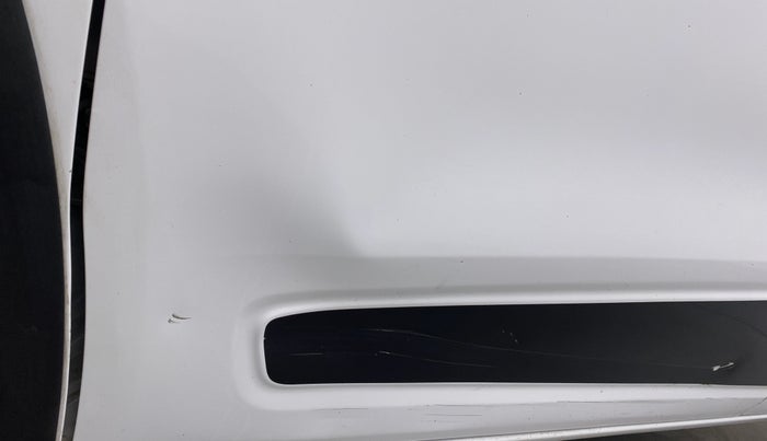 2018 Renault Kwid RXT 0.8 (O), Petrol, Manual, 84,394 km, Front passenger door - Slightly dented