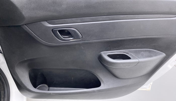 2018 Renault Kwid RXT 0.8 (O), Petrol, Manual, 84,394 km, Driver Side Door Panels Control