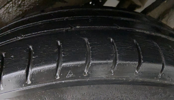 2013 Maruti Wagon R 1.0 LXI CNG, CNG, Manual, 70,382 km, Left Rear Tyre Tread
