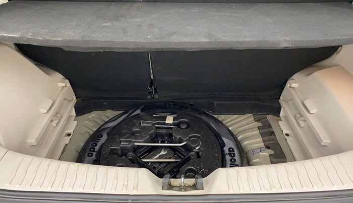 2019 Mahindra XUV300 W8(O), Diesel, Manual, 84,472 km, Boot Inside